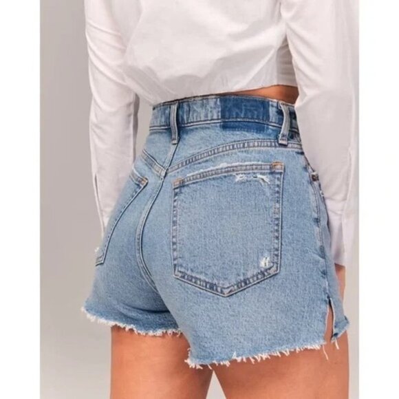 NWT ABERCROMBIE & FITCH High Rise Mom Cut Off Denim Short Sz 22 - Picture 3 of 8